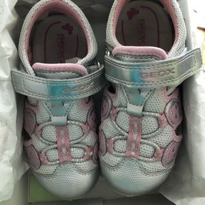 Brand new in box Geox sandals girls sz 10